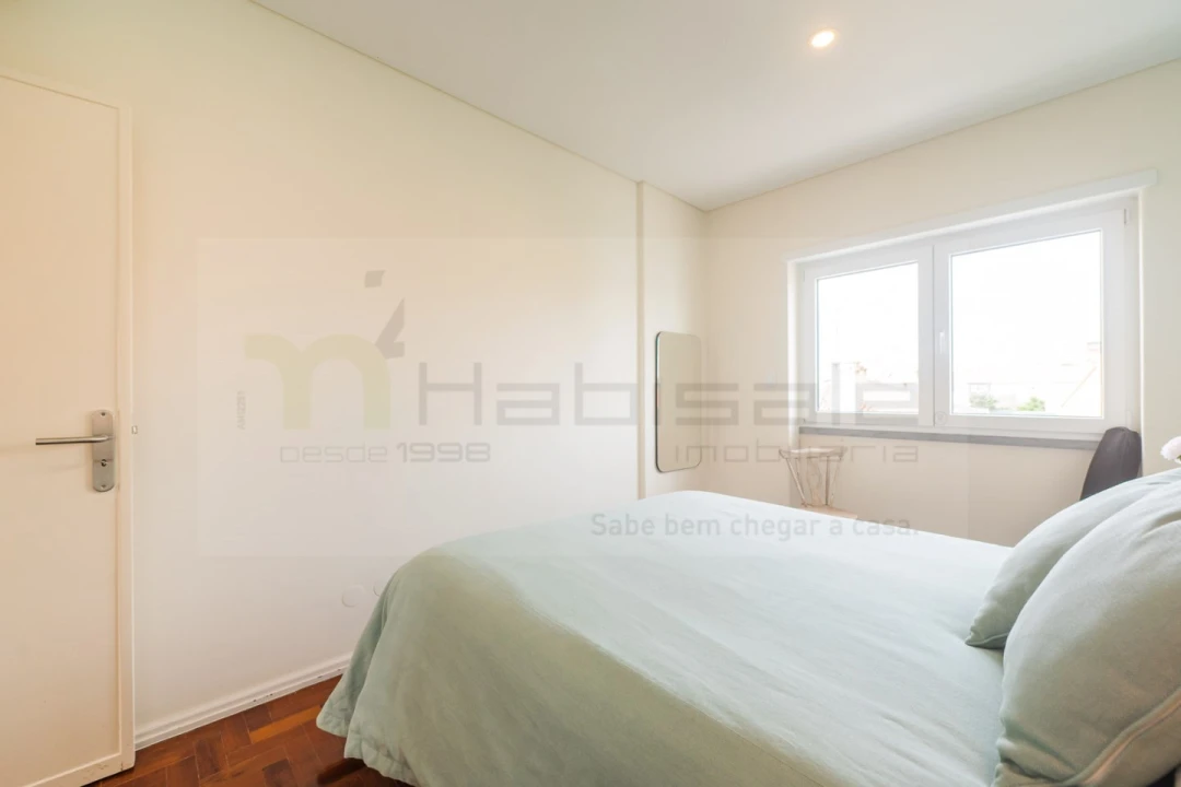 Apartamento T2 para Venda em Carcavelos e Parede Foto 24