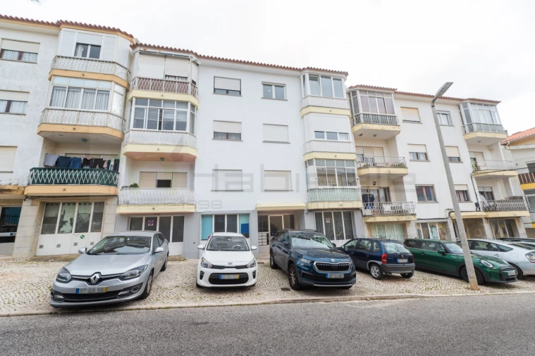 Apartamento T2 para Venda em Carcavelos e Parede Foto 30