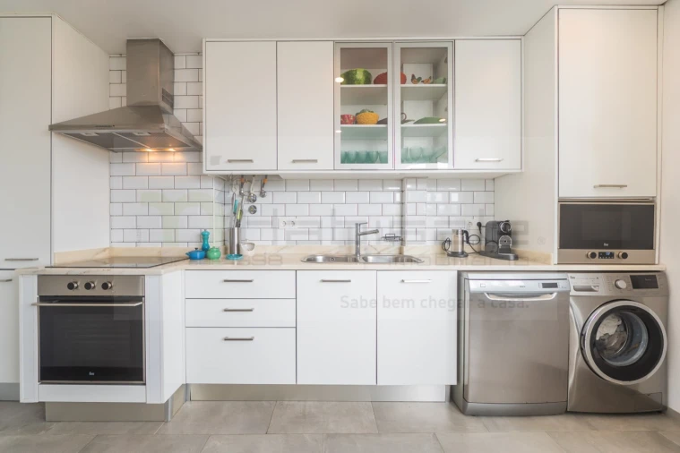 Apartamento T2 para Venda em Carcavelos e Parede Foto 5