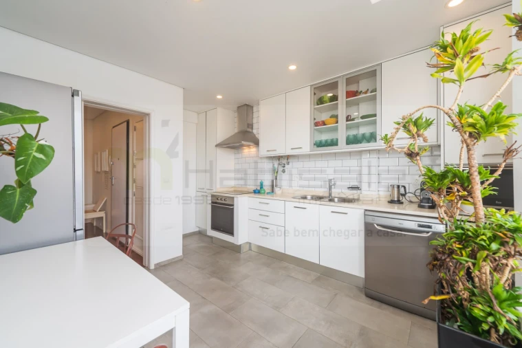 Apartamento T2 para Venda em Carcavelos e Parede Foto 2