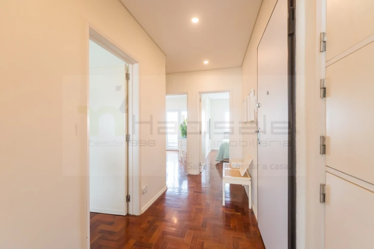 Apartamento T2 para Venda em Carcavelos e Parede Foto 6