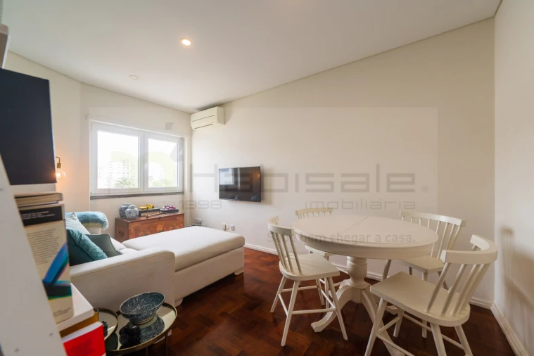 Apartamento T2 para Venda em Carcavelos e Parede Foto 10