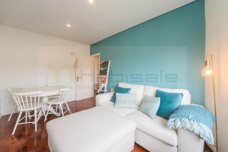 Apartamento T2 para Venda em Carcavelos e Parede Foto 9