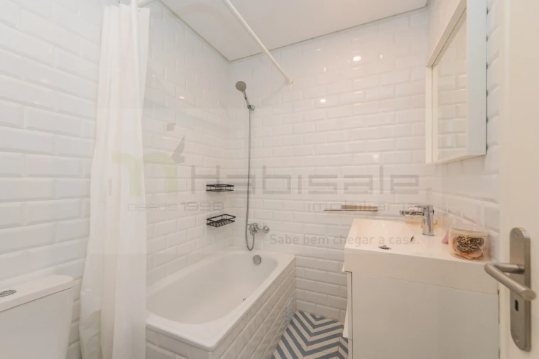 Apartamento T2 para Venda em Carcavelos e Parede Foto 14