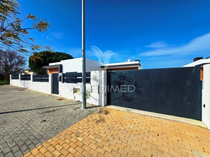 Moradia T3 para Venda em Azeitão (São Lourenço e São Simão) Foto 2