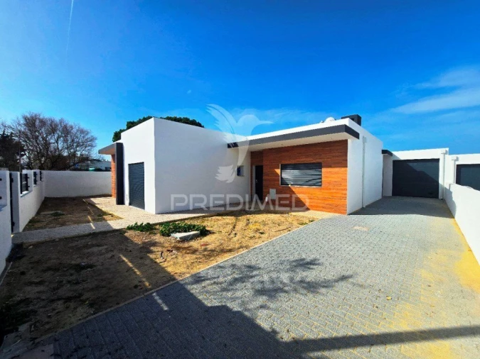 Moradia T3 para Venda em Azeitão (São Lourenço e São Simão) Foto 3