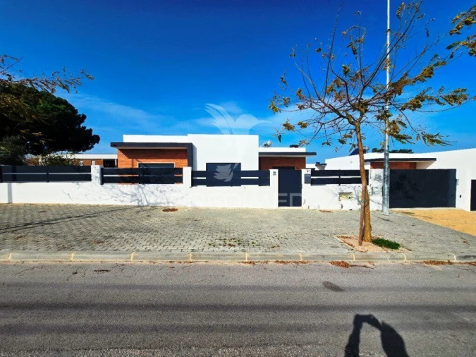 Moradia T3 para Venda em Azeitão (São Lourenço e São Simão) Foto 1