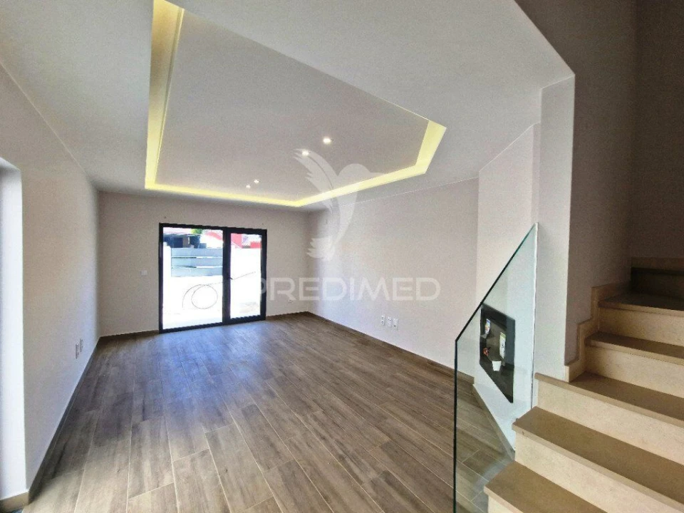 Moradia T3 para Venda em Quinta do Conde Foto 3