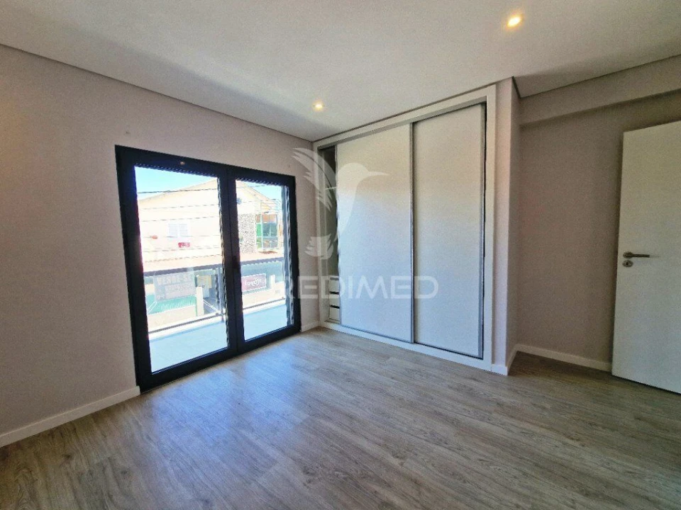 Moradia T3 para Venda em Quinta do Conde Foto 11