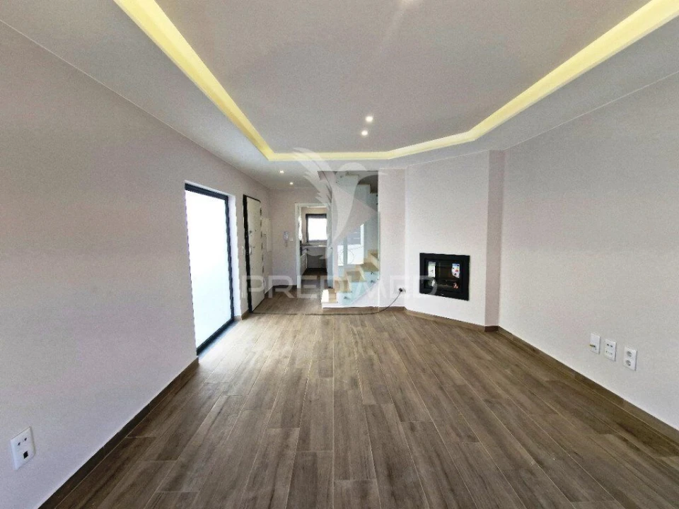 Moradia T3 para Venda em Quinta do Conde Foto 1