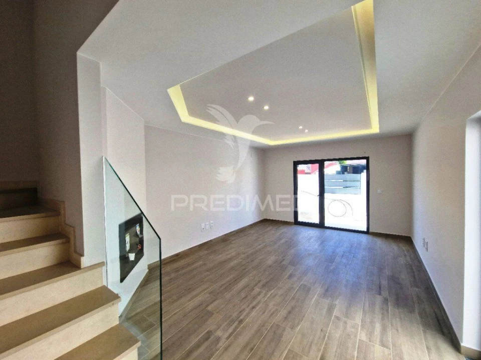 Moradia T3 para Venda em Quinta do Conde Foto 2