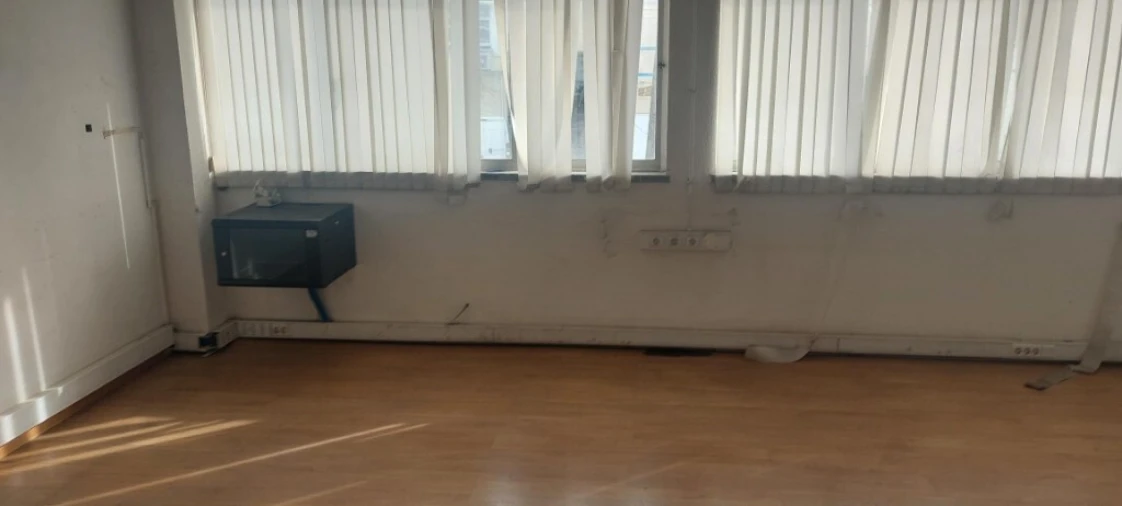 Armazém para Arrendamento em Rio de Mouro Foto 11