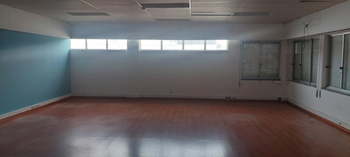 Armazém para Arrendamento em Rio de Mouro Foto 9