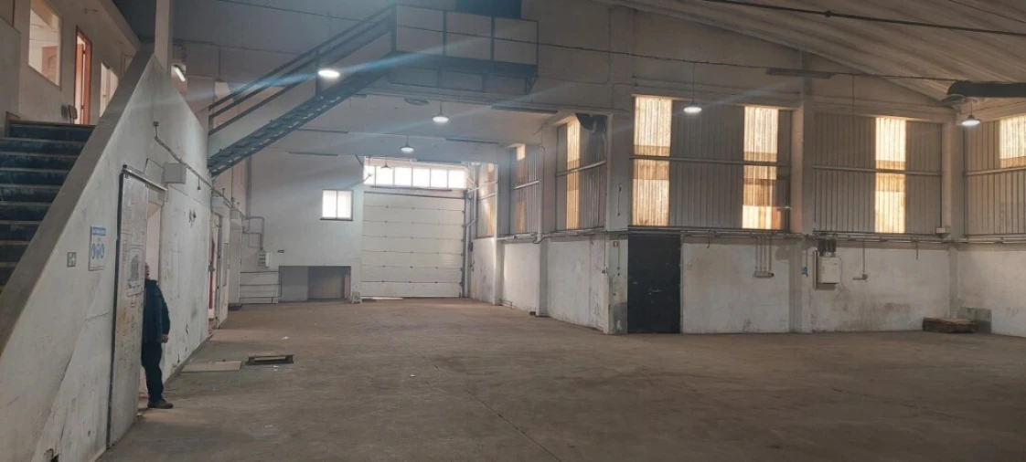 Armazém para Arrendamento em Rio de Mouro Foto 5