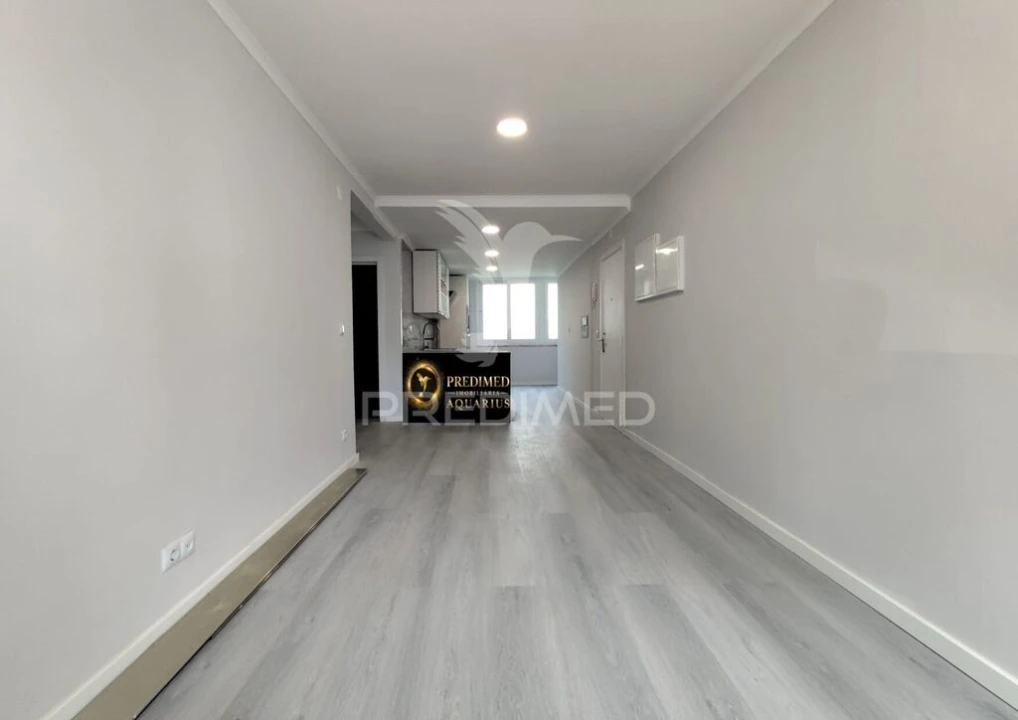 Apartamento T2 para Venda em Benfica Foto 6