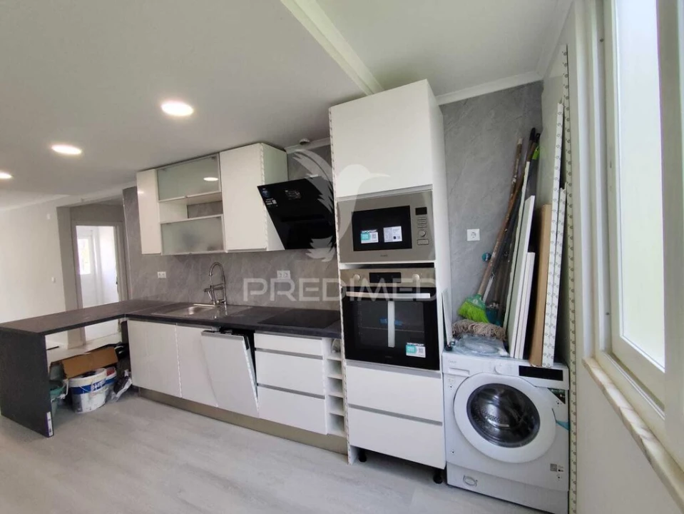 Apartamento T2 para Venda em Benfica Foto 4