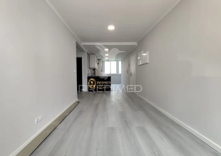 Apartamento T2 para Venda em Benfica Foto 11