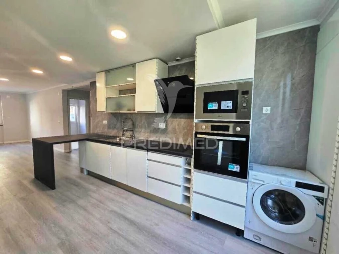 Apartamento T2 para Venda em Benfica Foto 5