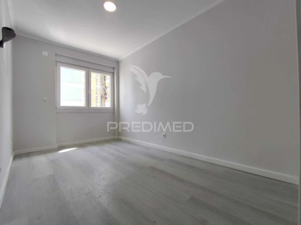 Apartamento T2 para Venda em Benfica Foto 16