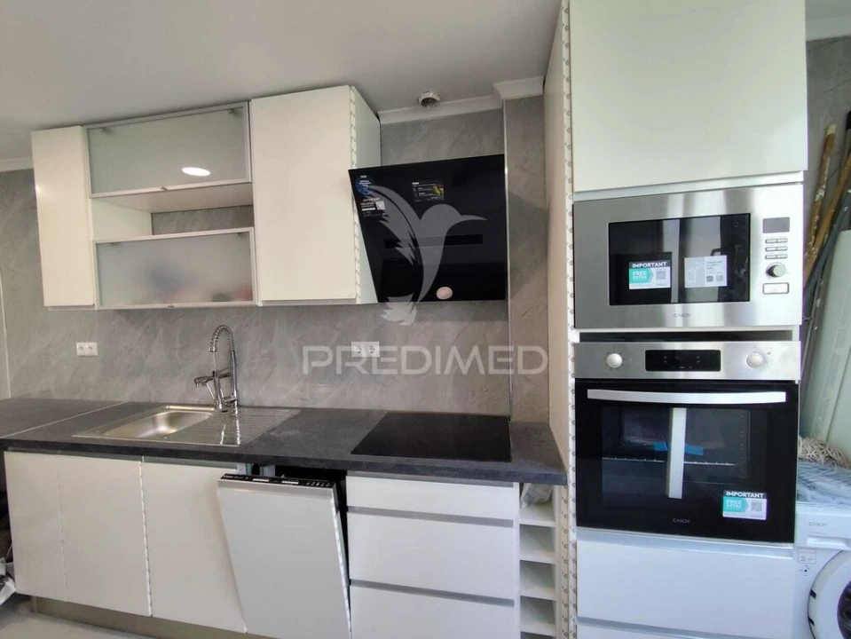 Apartamento T2 para Venda em Benfica Foto 3