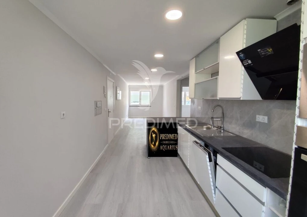 Apartamento T2 para Venda em Benfica Foto 5