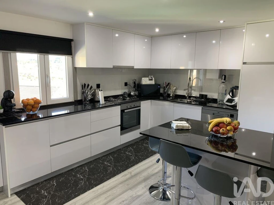 Moradia T3 para Venda em Alijo Foto 3