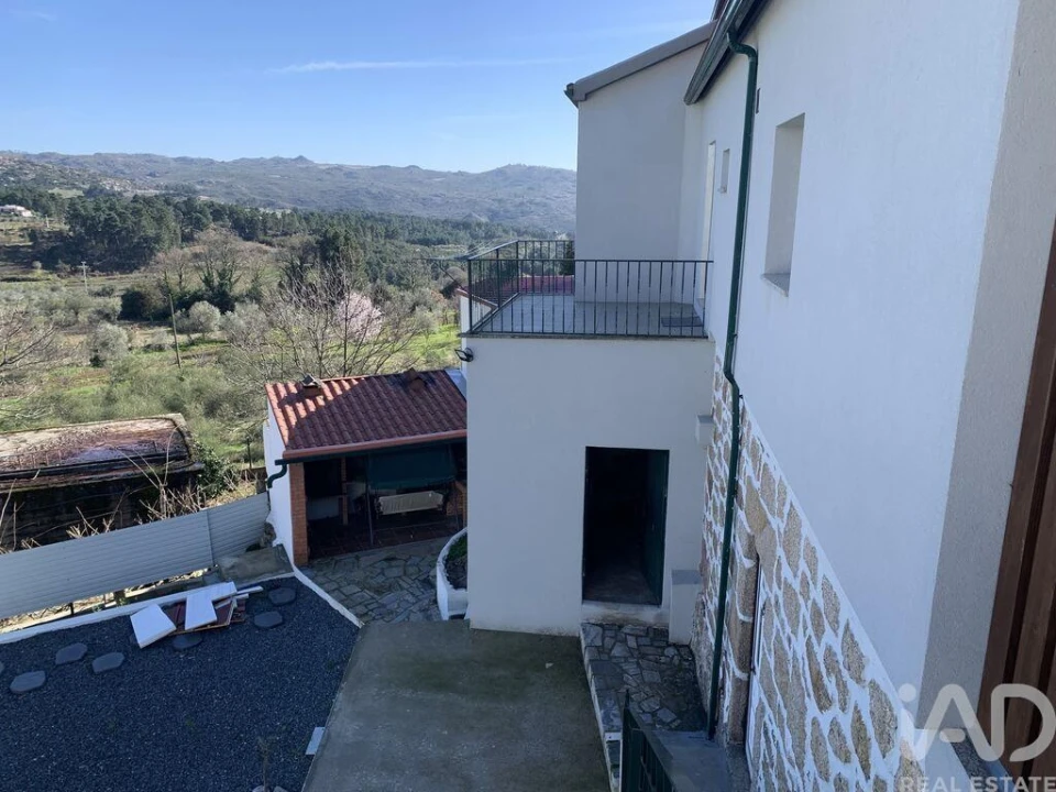 Moradia T3 para Venda em Alijo Foto 30