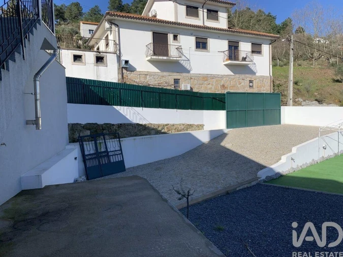 Moradia T3 para Venda em Alijo Foto 32