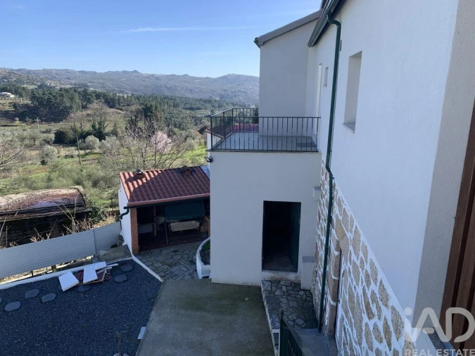 Moradia T3 para Venda em Alijo Foto 30