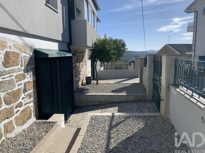 Moradia T3 para Venda em Alijo Foto 23