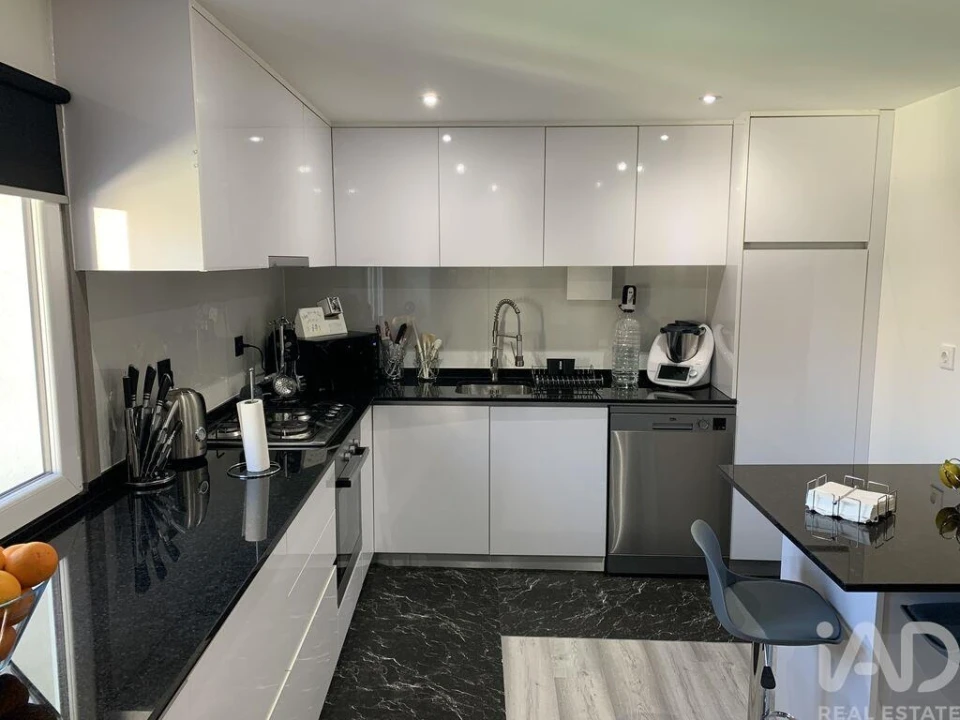 Moradia T3 para Venda em Alijo Foto 4