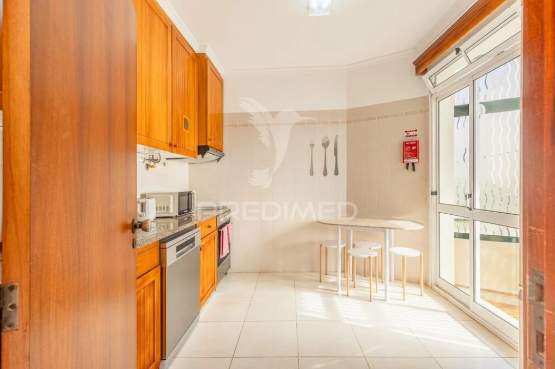 Apartamento T2 para Venda em Caniço Foto 5