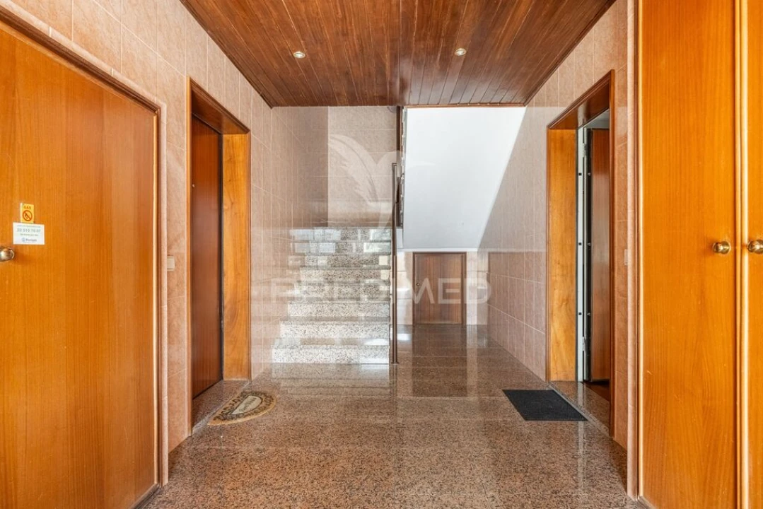 Apartamento T1 para Venda em Gulpilhares e Valadares Foto 2