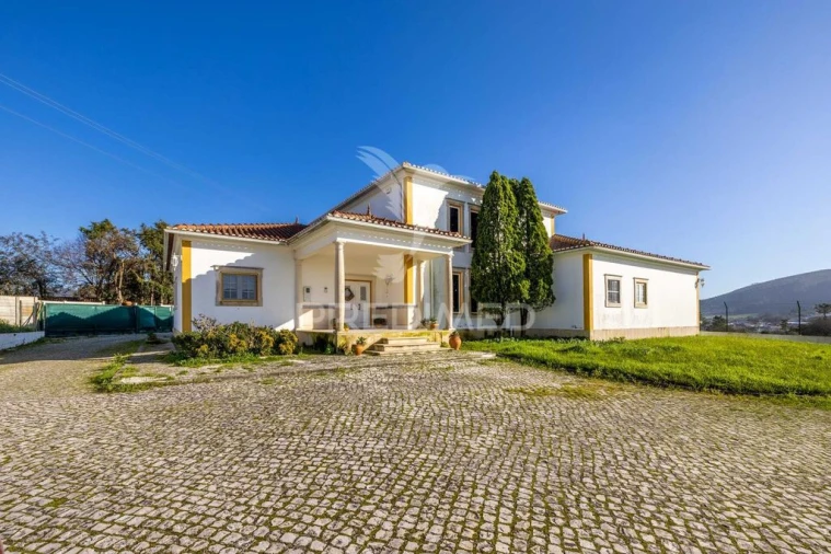 Moradia T6 para Venda em Arrimal e Mendiga