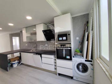 Apartamento T2 para Venda em Oeiras e São Julião da Barra, Paço de Arcos e Caxias