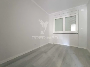 Apartamento T2 para Venda em Oeiras e São Julião da Barra, Paço de Arcos e Caxias