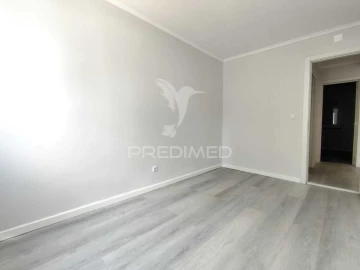 Apartamento T2 para Venda em Oeiras e São Julião da Barra, Paço de Arcos e Caxias