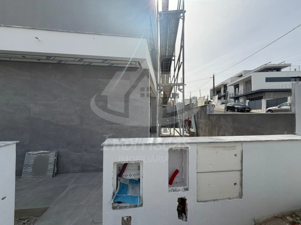 Moradia T4 para Venda em Santa Iria de Azoia, São João da Talha e Bobadela Foto 14