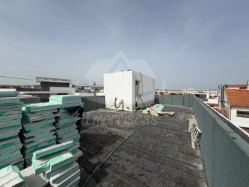 Moradia T4 para Venda em Santa Iria de Azoia, São João da Talha e Bobadela