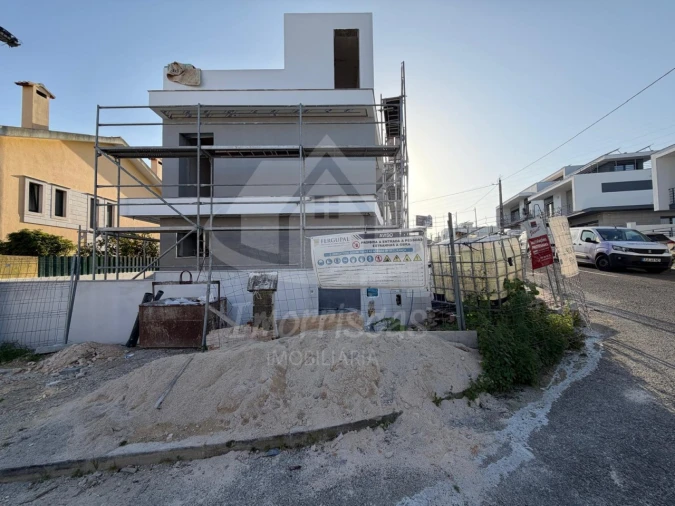 Moradia T4 para Venda em Santa Iria de Azoia, São João da Talha e Bobadela Foto 14