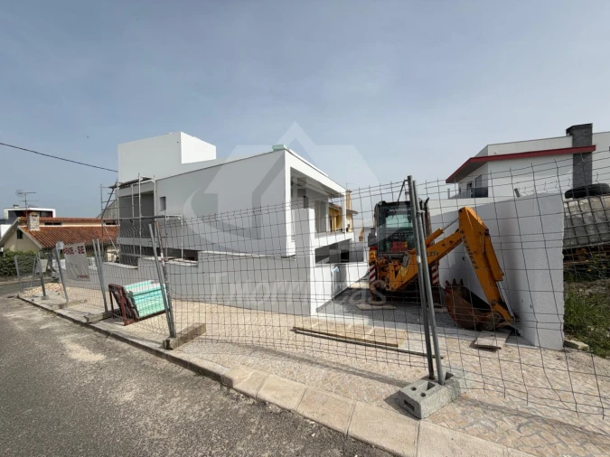 Moradia T4 para Venda em Santa Iria de Azoia, São João da Talha e Bobadela Foto 7