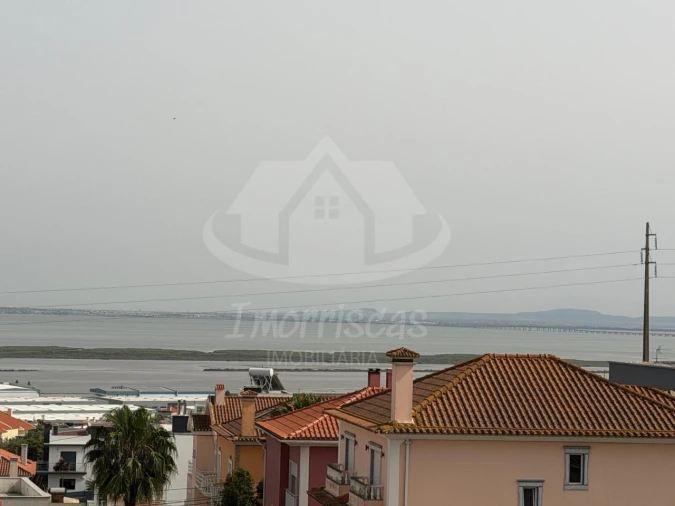 Moradia T4 para Venda em Santa Iria de Azoia, São João da Talha e Bobadela Foto 24