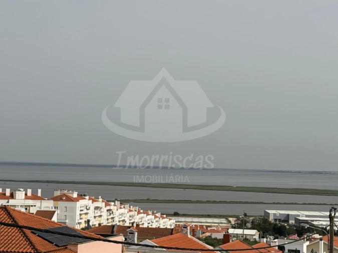 Moradia T4 para Venda em Santa Iria de Azoia, São João da Talha e Bobadela Foto 25