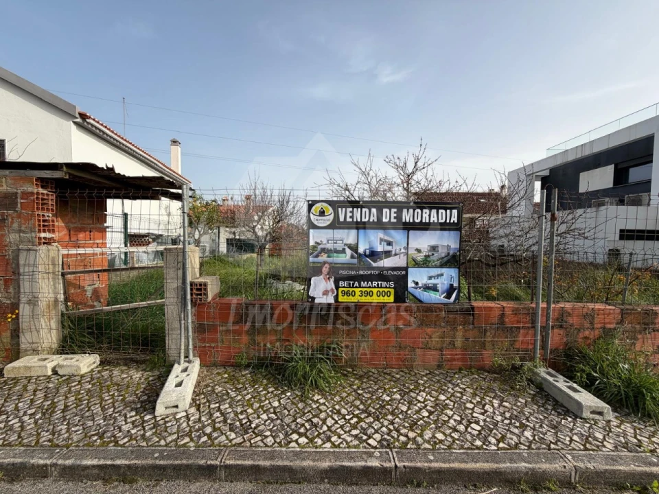 Moradia T3 para Venda em Santa Iria de Azoia, São João da Talha e Bobadela Foto 16