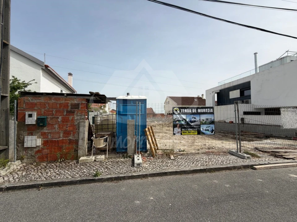 Moradia T3 para Venda em Santa Iria de Azoia, São João da Talha e Bobadela Foto 10