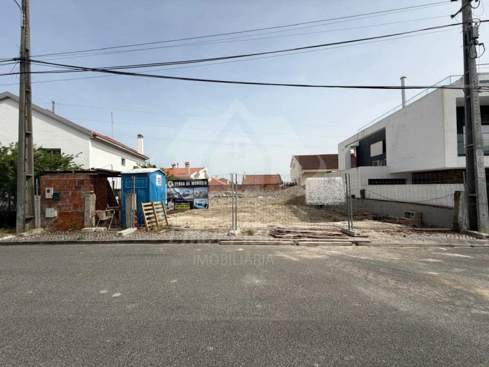 Moradia T3 para Venda em Santa Iria de Azoia, São João da Talha e Bobadela Foto 12