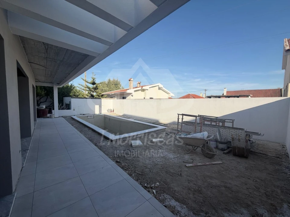Moradia T4 para Venda em Santa Iria de Azoia, São João da Talha e Bobadela Foto 28
