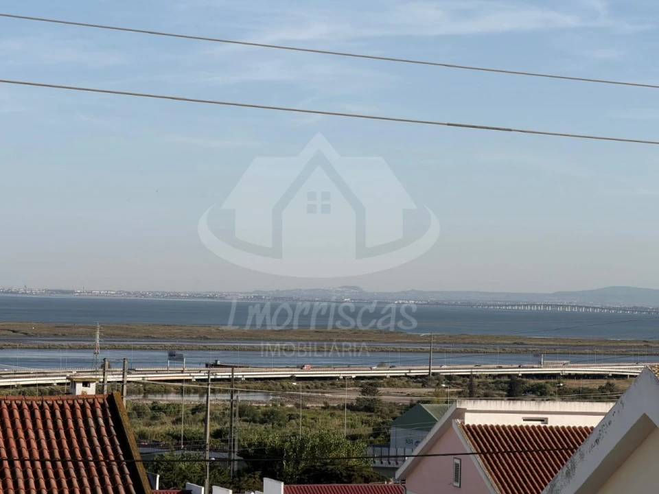 Moradia T4 para Venda em Santa Iria de Azoia, São João da Talha e Bobadela Foto 30