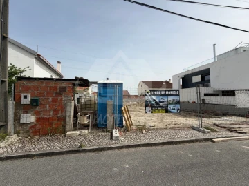 Moradia T3 para Venda em Santa Iria de Azoia, São João da Talha e Bobadela