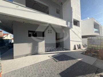 Moradia T4 para Venda em Santa Iria de Azoia, São João da Talha e Bobadela